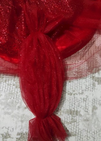 Kırmızı Straplez Uzun Nakışlı çocuk gelinliği - Görsel 5