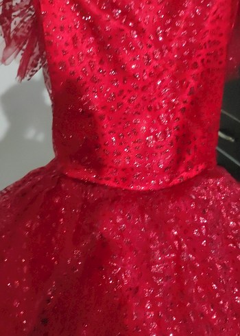 Kırmızı Straplez Uzun Nakışlı çocuk gelinliği - Görsel 6