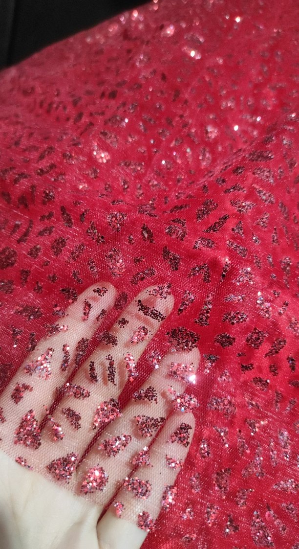 Kırmızı Straplez Uzun Nakışlı çocuk gelinliği - Görsel 3