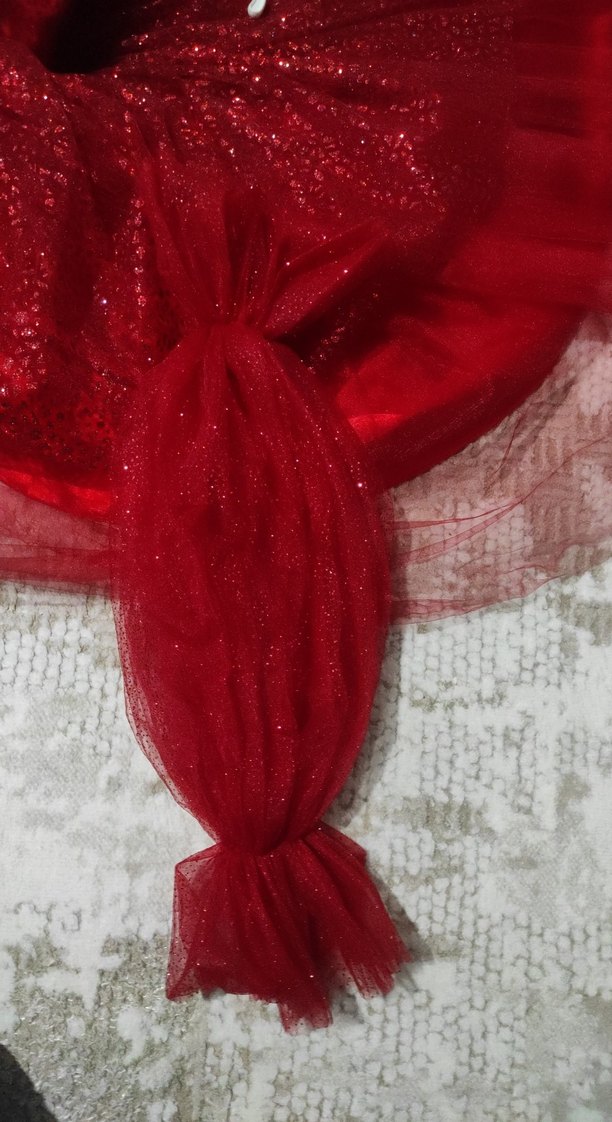 Kırmızı Straplez Uzun Nakışlı çocuk gelinliği - Görsel 5