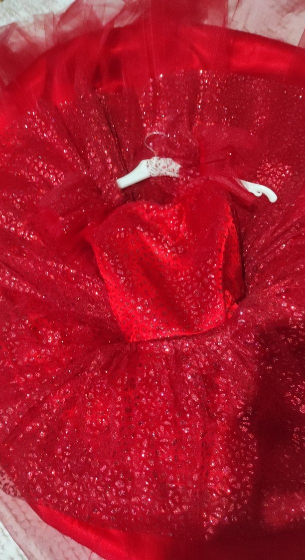 Kırmızı Straplez Uzun Nakışlı çocuk gelinliği - Görsel 4