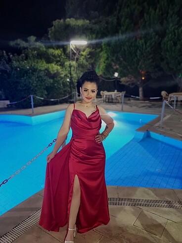 Şık gece elbisesi