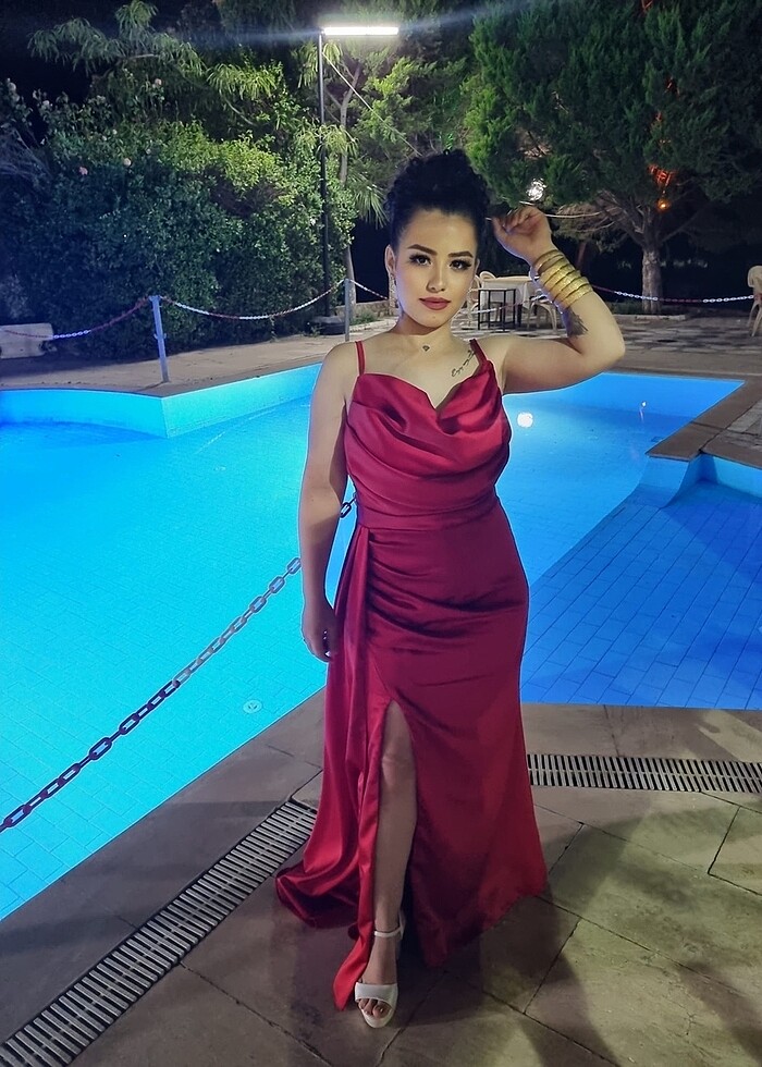 Şık gece elbisesi - Görsel 3