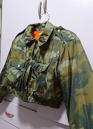 Bomber mont