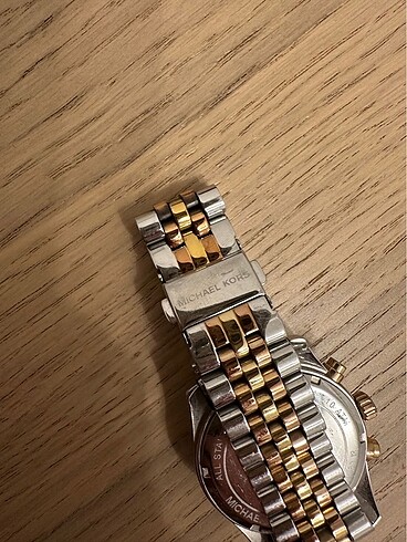 Beden Micheal kors saat