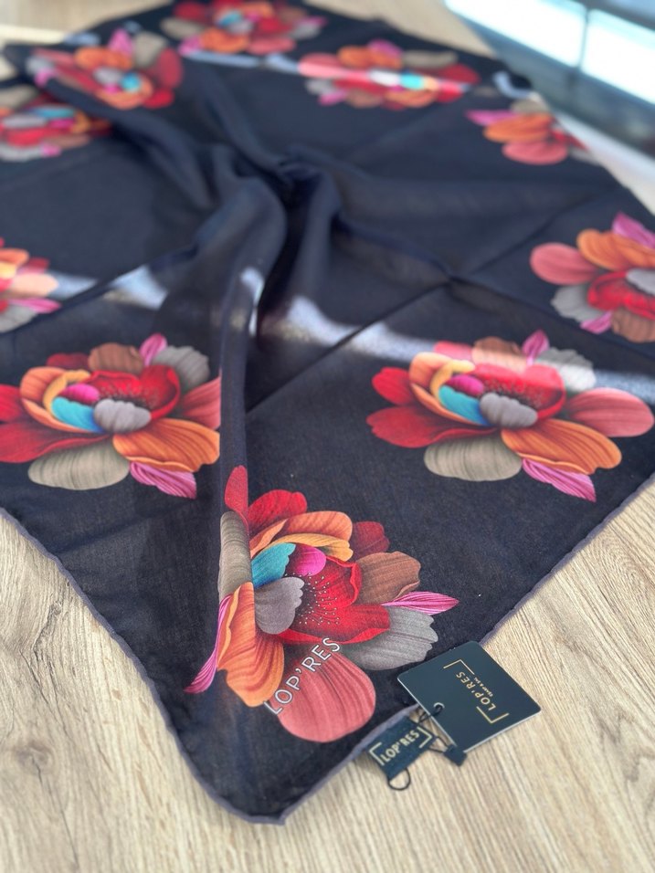 Çiçek Desenli Kadın Bohem Fular - Görsel 3