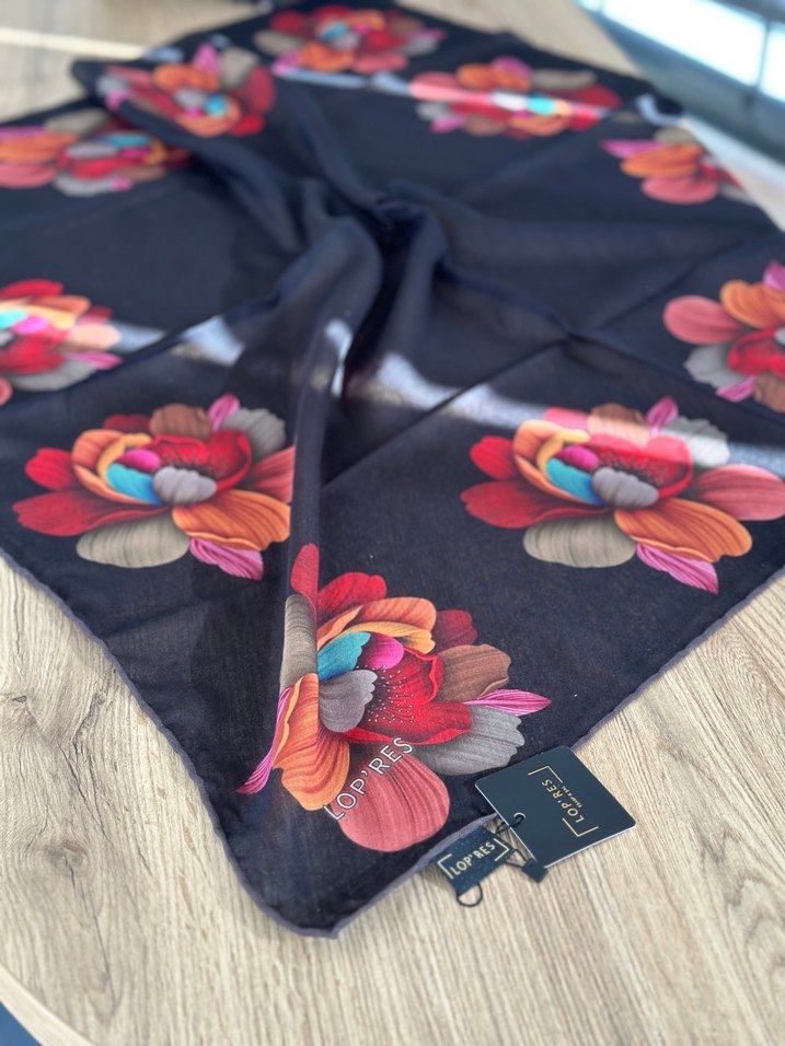 Çiçek Desenli Kadın Bohem Fular - Görsel 2