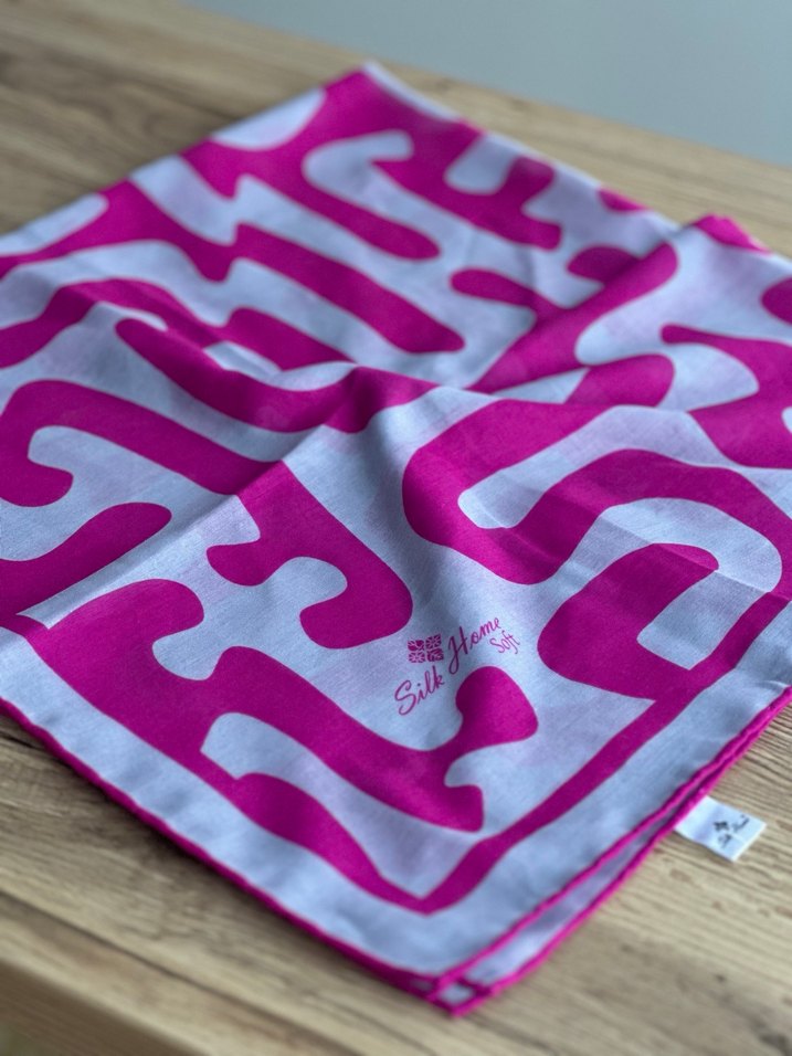 Pembe Fırfırlı İpek Kadın Fular - Görsel 2