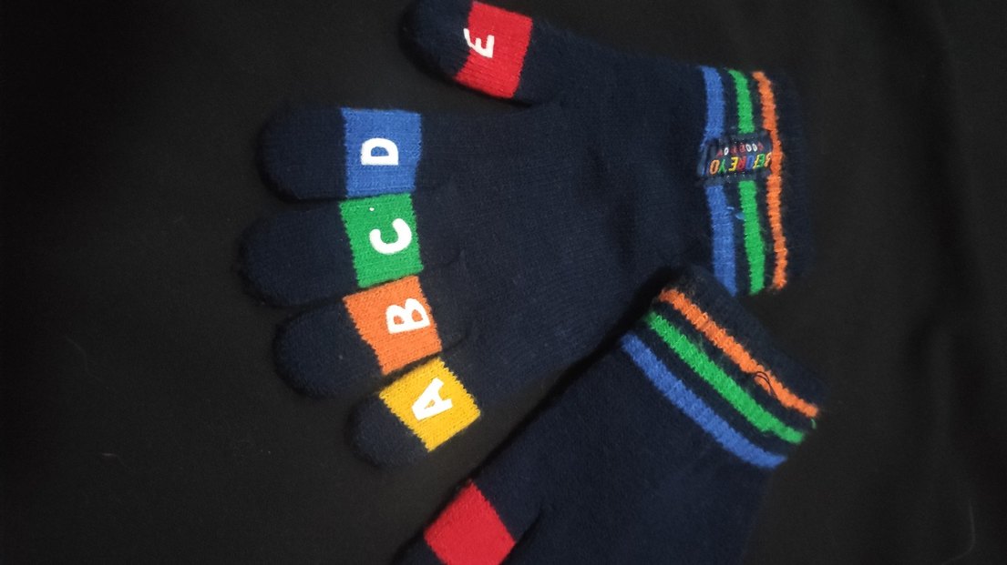 Alfebe harf desenli örgü eldiven - Görsel 4