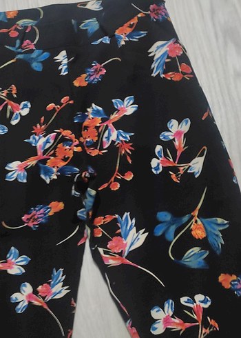 Çiçek Desenli Kadın Midi Kumaş Pantolon - Görsel 3