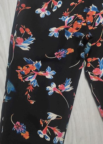 Çiçek Desenli Kadın Midi Kumaş Pantolon - Görsel 2