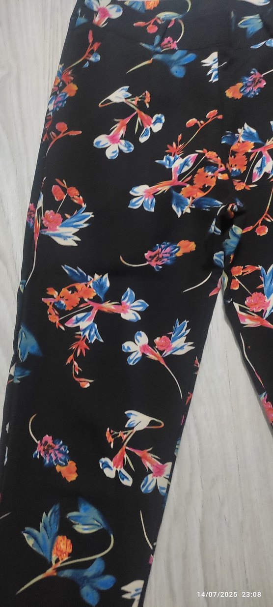 Çiçek Desenli Kadın Midi Kumaş Pantolon - Görsel 2