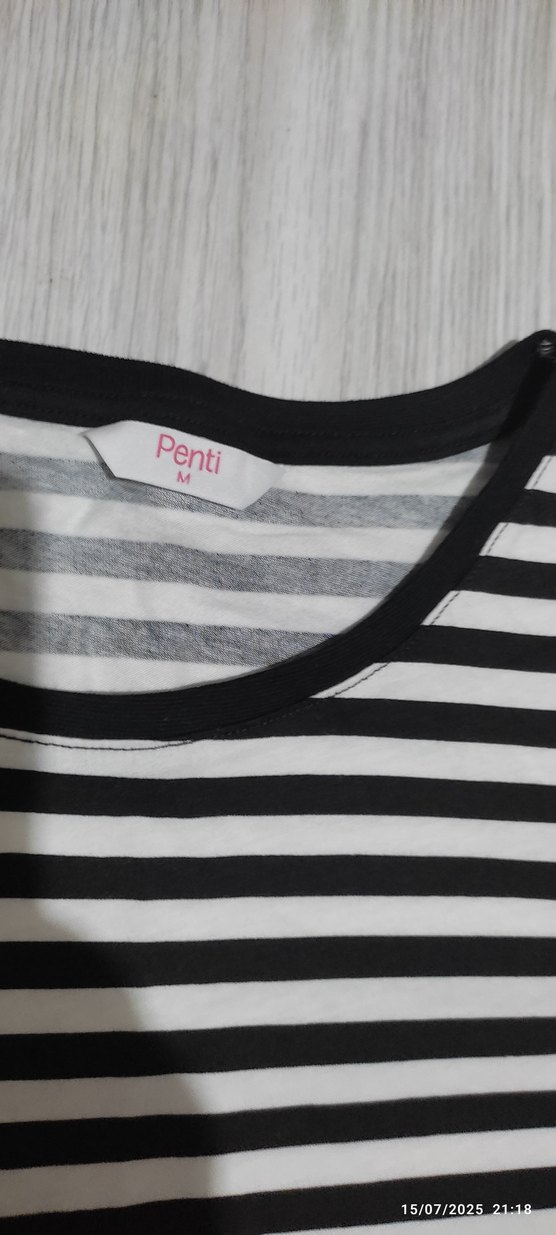 Siyah Beyaz Çizgili Kısa Kollu Tişört - Görsel 2