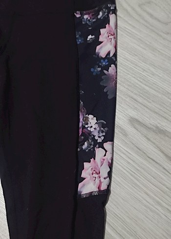 Siyah Çiçek Desenli Elastik Kadın Tayt - Görsel 2