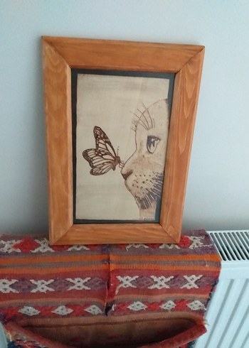 Kedi ve Kelebek Temalı Kahverengi Tablo
