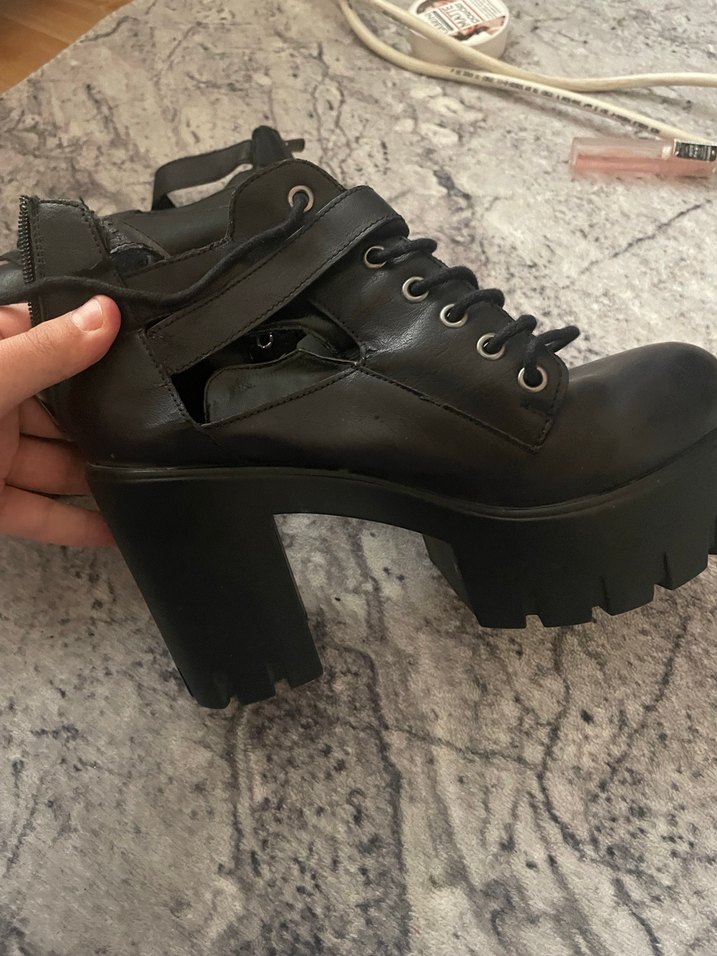 Siyah Platform Topuklu Gotik Deri Bot - Görsel 2