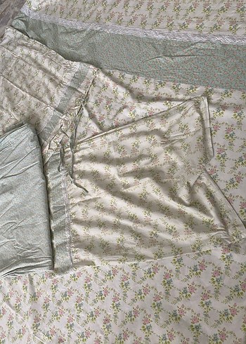 Açık yeşil Çiçek Desenli Nevresim ve Çarşaf Takımı - Görsel 7