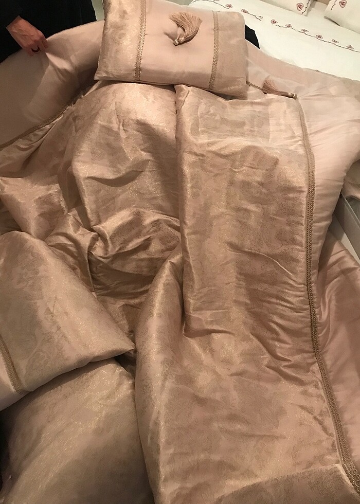 Karaca yatak örtüsü takimi - Görsel 3