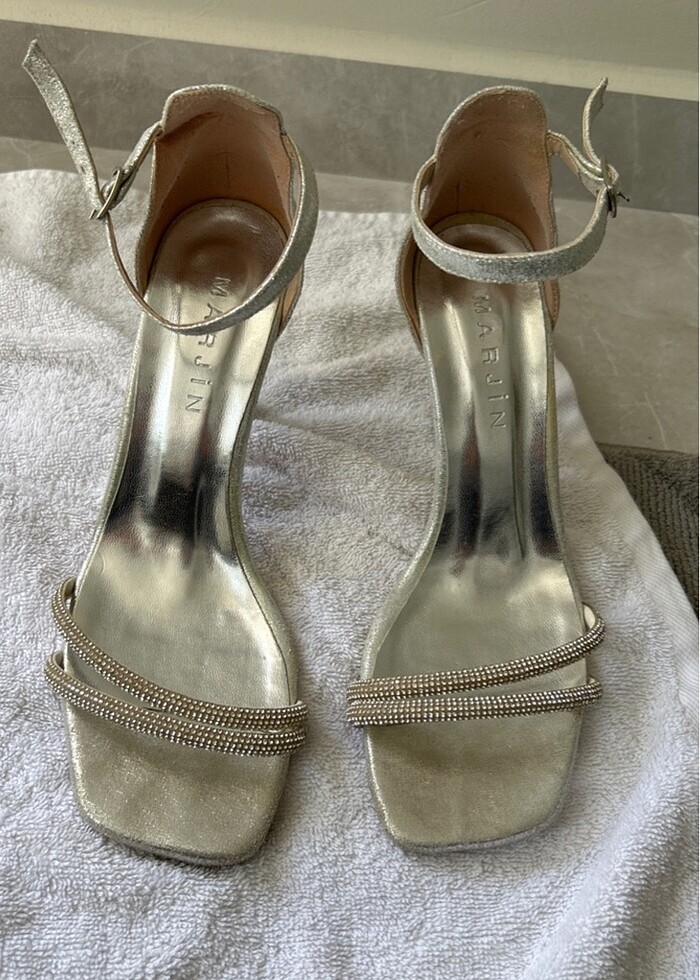 Topuklu ayakkabı - Görsel 3