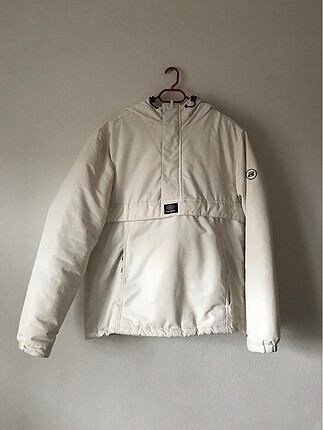 Kanguru Mont Pull&Bear