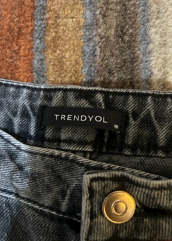 Gri Bağlama Desenli Bol Kesim Kadın Kot Pantolon - Görsel 4