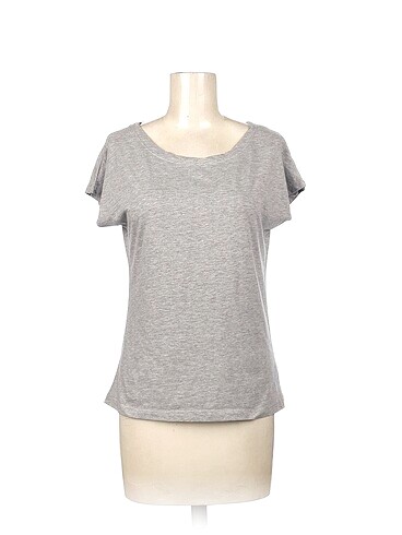 PreLoved T-shirt %70 İndirimli.