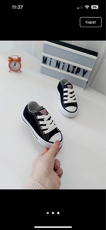 Bebek Converse