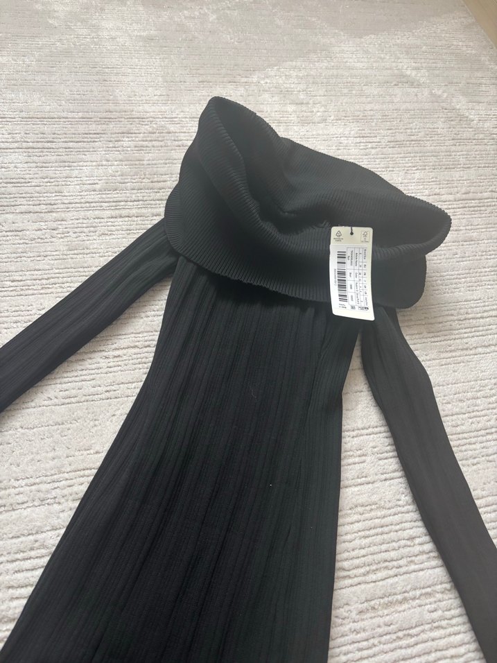 Kadın Siyah Piliseli Uzun Elbise - Görsel 4