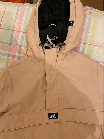 Pull and Bear Kanguru mont
