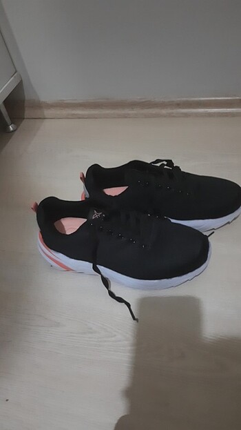 Kinetik bayan spor ayakkabi