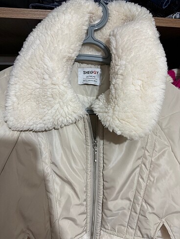 xl Beden beyaz Renk Aşırı kaliteli mont?