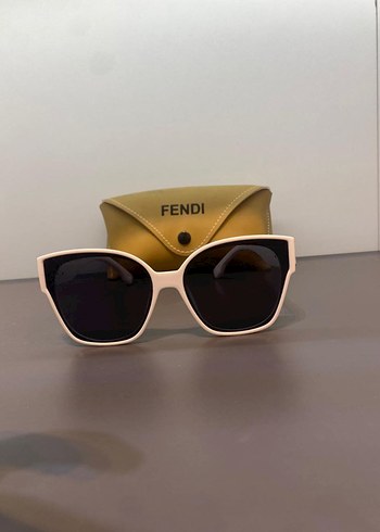 Fendi Fendi Beyaz Kadın Güneş Gözlüğü