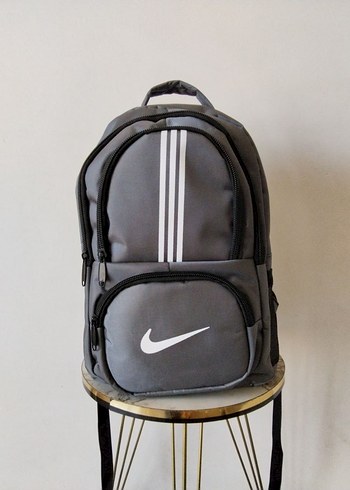 Gri Nike Fermuarlı Sırt Çantası