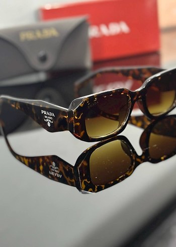 Prada Prada Kahverengi Tokalı Kadın Güneş Gözlüğü