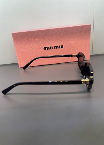 Miu Miu Miu Miu Siyah Klasik Kadın Güneş Gözlüğü