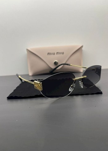 Miu Miu Miu Miu Siyah Modern Klasik Kadın Gözlüğü