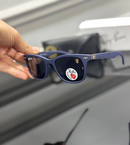  Beden siyah Renk Rayban Ferrari Kemik Model