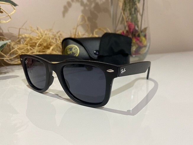  Beden Rayban Wayfarer