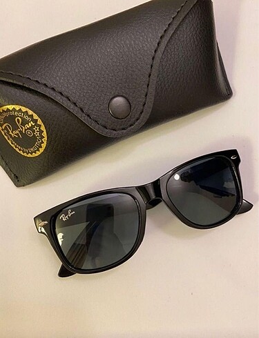 Rayban mat model