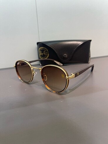 Rayban güneş gözlüğü