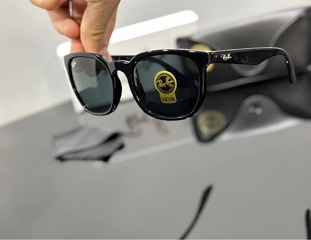 Beden Rayban güneş gözlüğü