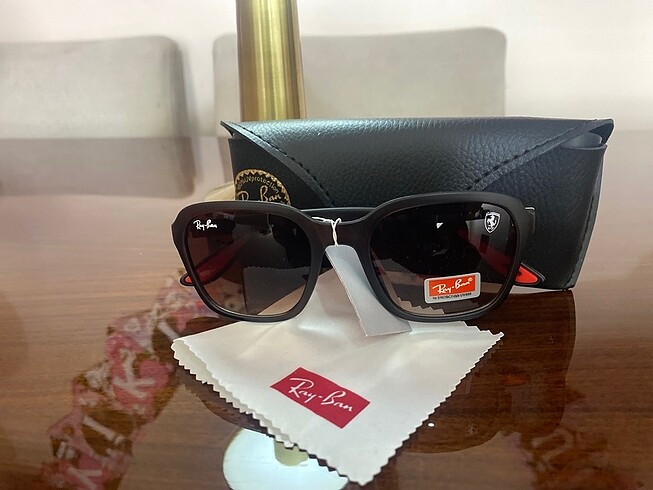 Rayban güneş gözlüğü