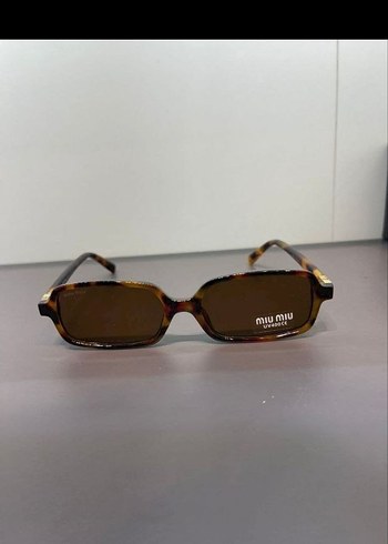 Miu Miu Kahverengi Minimalist Kadın Güneş Gözlüğü