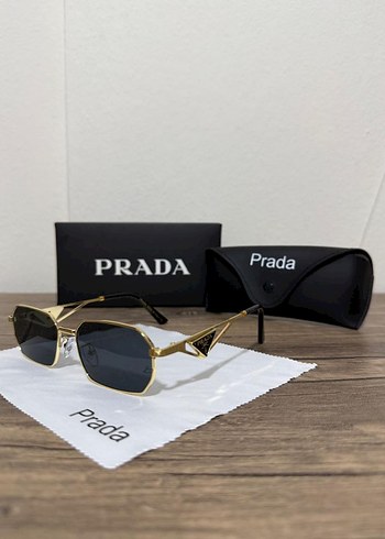 Parlak Altın Prada Kadın Güneş Gözlüğü