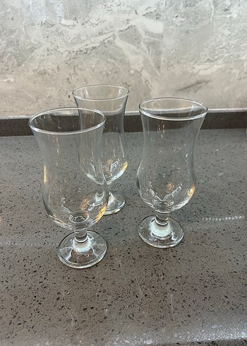 Şeffaf Ayaklı Bardak - Görsel 2