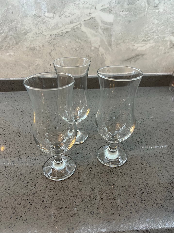 Şeffaf Ayaklı Bardak - Görsel 2