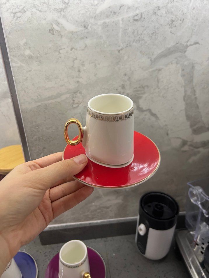 Altın Saplı Renkli Fincan ve Tabak Seti - Görsel 4