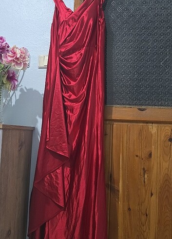 Arin kırmızı abiye