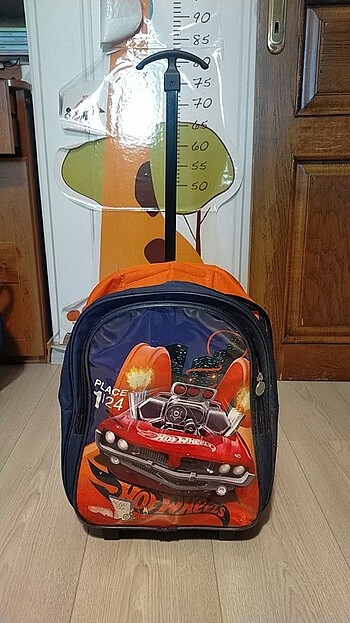 Hotwheels marka tekerlekli okul çantası 