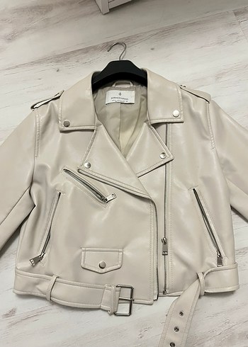 Bej Kemerli Kısa Deri Ceket - Görsel 2